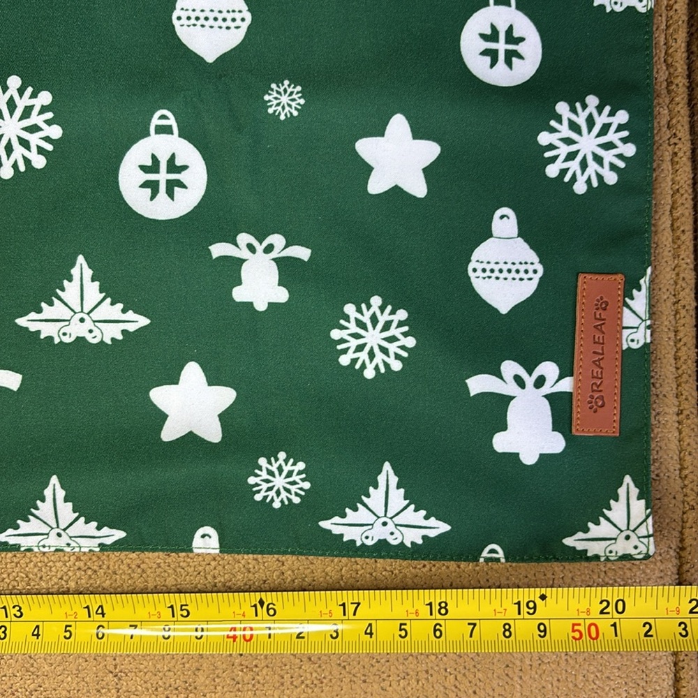 NEW Set of 2 Dog Christmas Bandanas - Picture 6 of 9
